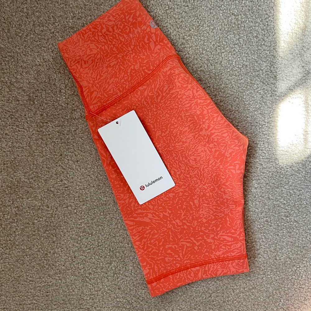 🆕 NWT LULULEMON Wunder Train HR 8” short size 4